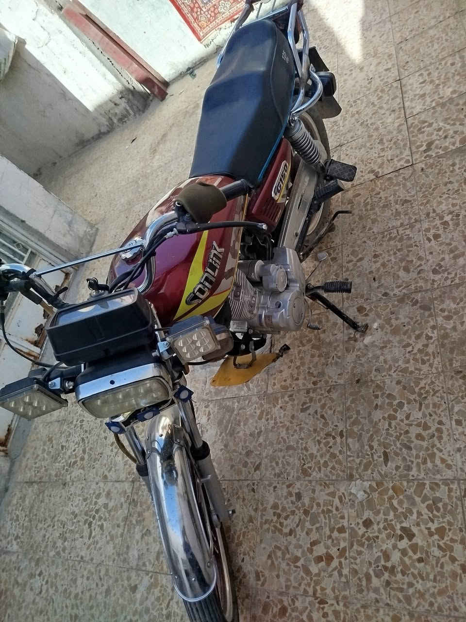 سلام عليكم دراجه 5 كير سولنك للبيع موديل 2023 كلها سعرها مليون و 100 اوراق كامله وكيلها حمودي العارضي مكاني نجف الاشرف كوفه لتواصل خاص او واتساب ***********
