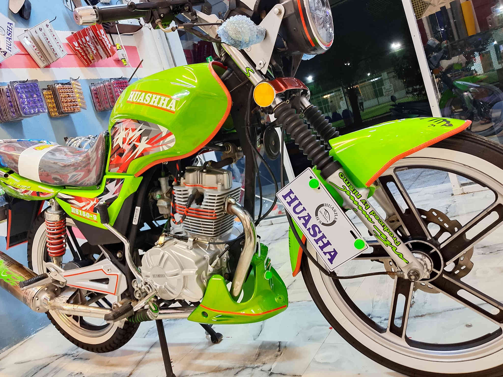 يالله💚 
دراجه هيوشه مسجل كامل سنويه ولوحات بعده اخو الزيرو كله شغال كهربائياته محرك ناعم فول
السعر ( مليون و 500 وبي مجال)  الاستفسار *********** 
المكان رمادي التاميم
