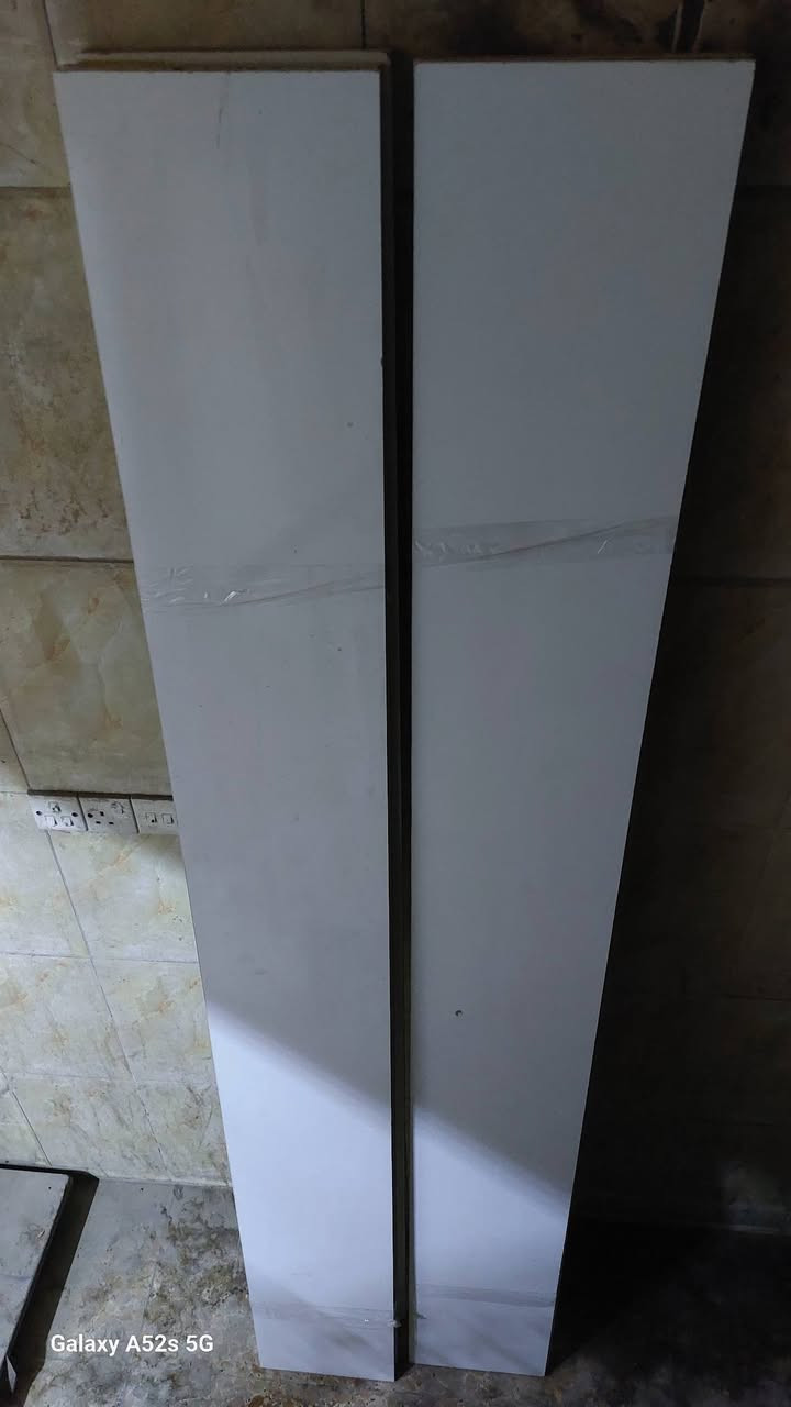 لوحات بي دي اف ابيض رف
16 قطعة للبيع 
مع سجة 12 قطعة 
مع شيالات 50 قطعة 
تواصل واتساب ***********
