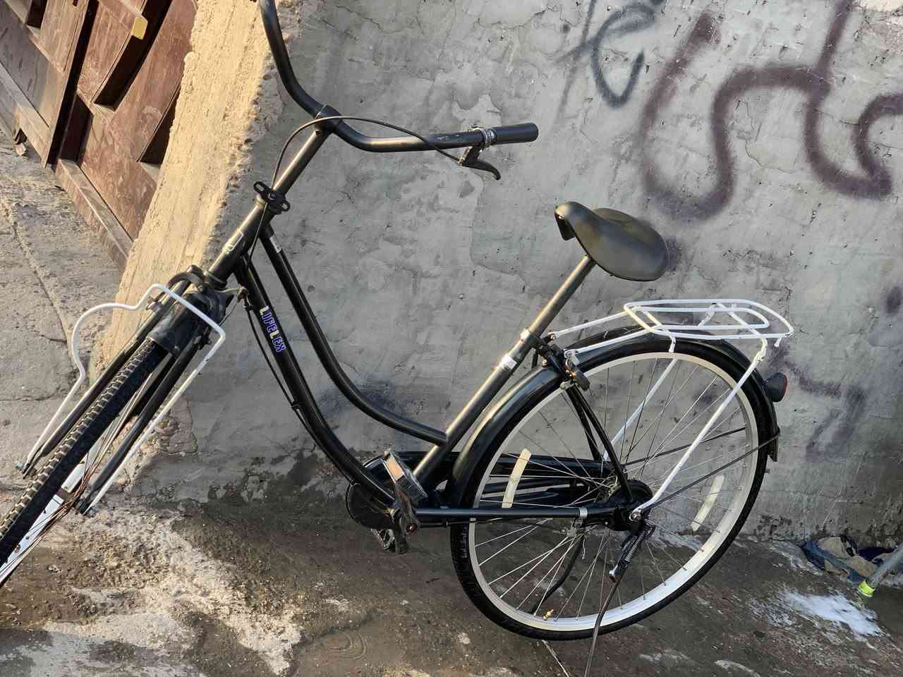 السلام عليكم
بايسكل البيع حجم 27السعر خاص 
تصل عل رقم *********** بي واتساب
