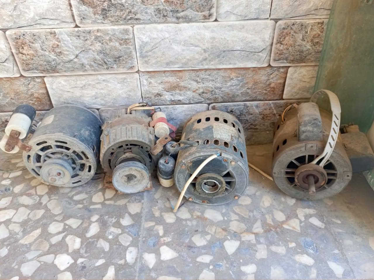 غراض للبيع روبن 2/2مستعمل قليل اصلي ماطورات مبرده ماطور صبغ مستعمل مره واحده


**إذا كنت صاحب هذا الإعلان وتريد حذفه لأي سبب، رجاءا أرسل رسالة إلى الدعم الفني**