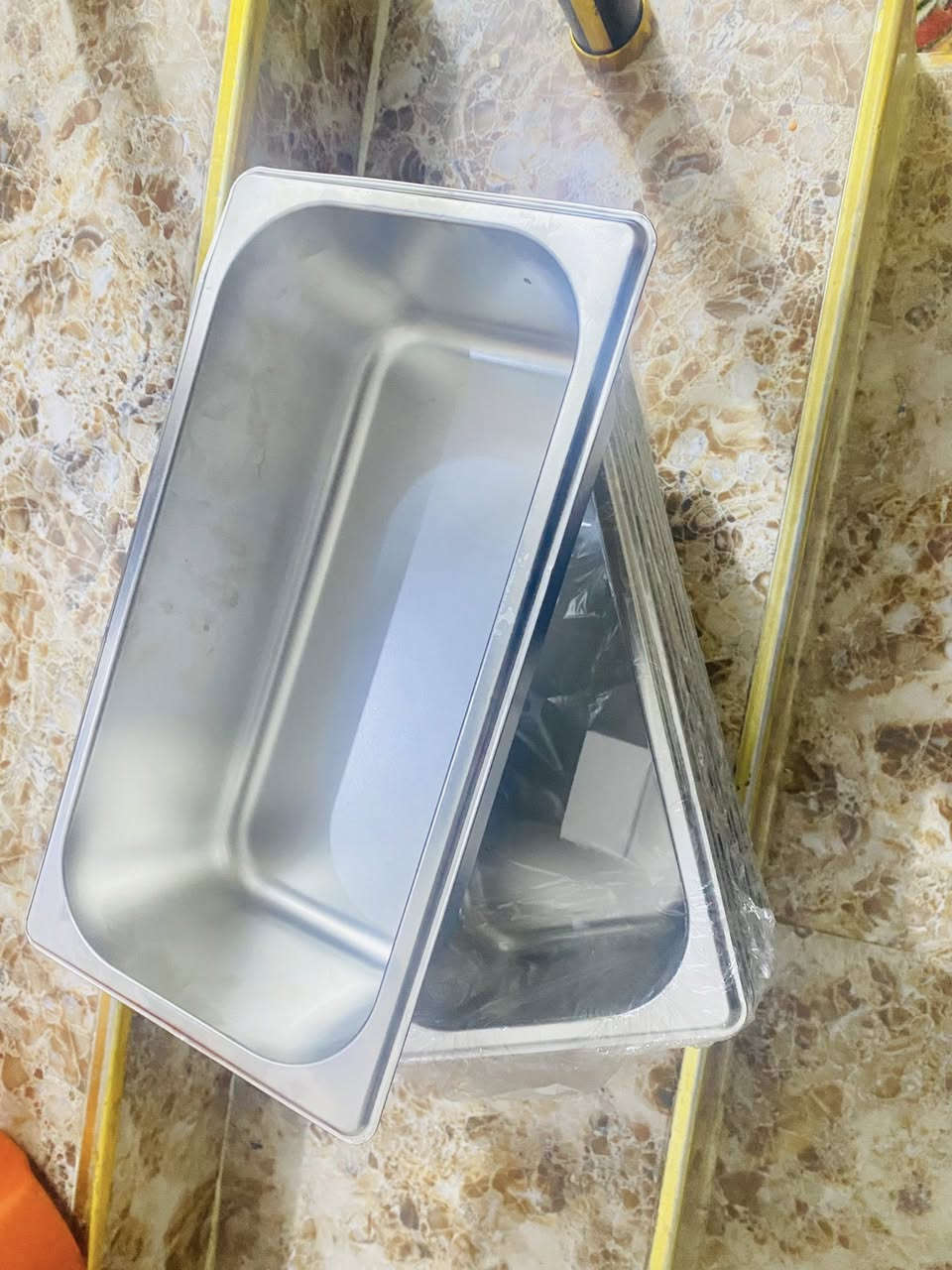 سلام عليكم بلانكوات للبيع يفيد  اهل المطاعم اهل المرطبات قياس 32❌17 عمق 10 جديد غير مستخدم السعر 6 الاف الواحد العدد 10 
كريل بركر فحم وغاز نضيف وشغال فول وع الفحص  سعره 175 
للسفسار الاتصال ع الرقم التالي ***********
