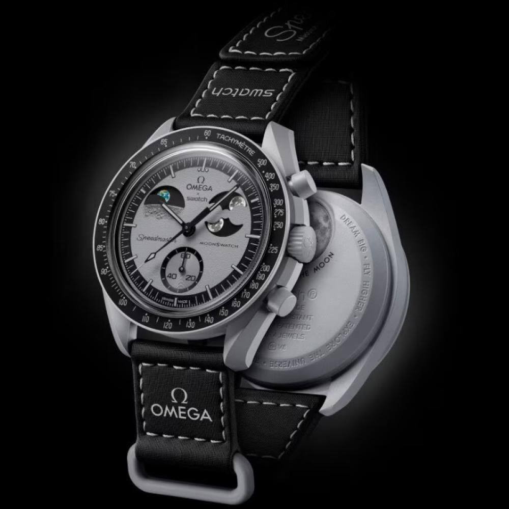 ساعة من ماركة اومكا Omega x Swatch MoonSwatch وارد اوربي
تحفة فنية

تصميم مستوحى من سطح القمر والأرض

مكينة كوارتز ناعمة ستوبوج (جميع السناتر شغاله)

المينا رمادية محببة تعكس شكل التضاريس القمرية

فول لامينوس ارقام واميال

مؤشر مراحل الأرض شغال يظهر الأرض بألوان خاصة والمحيطات تتوهج تحت ضوء UV

مؤشر مراحل القمر شغال 

هيكل من مادة Bioceramic (خليط بين السيراميك والبلاستيك الحيوي)

 سير قماش VELCRO مختم

زجاج معدني مقبب ضد الخدش

مقاومة ماء وغبار 

السعر 35الف مع توصيل والملحقات


**إذا كنت صاحب هذا الإعلان وتريد حذفه لأي سبب، رجاءا أرسل رسالة إلى الدعم الفني**