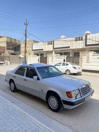 مرسيدس ١٩٩٣ • مصبوغ شركة • فتحة سقف