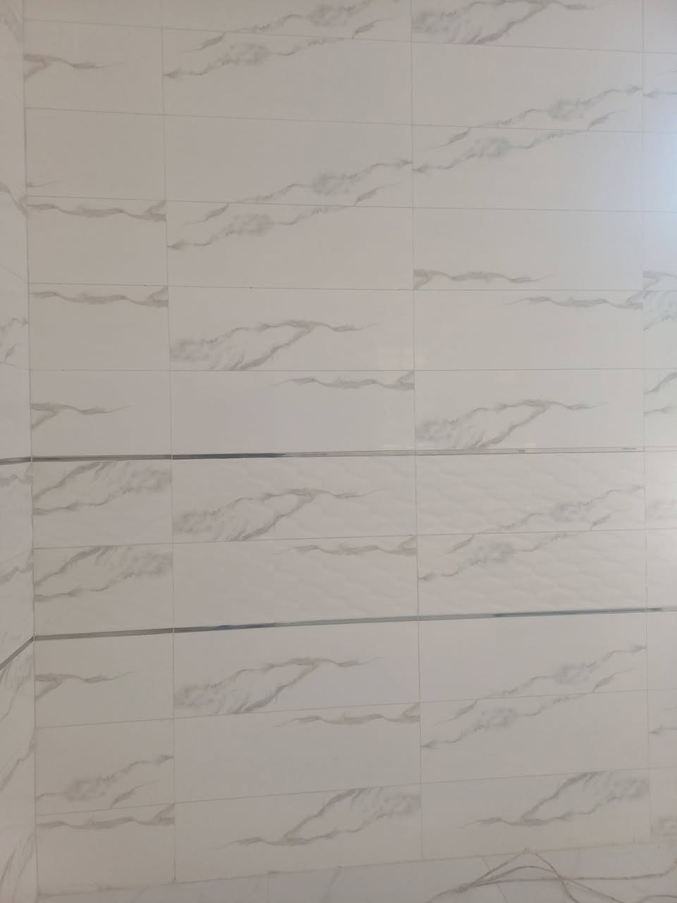 السلام عليكم خلفه سيراميك ارضي جداري ***********
