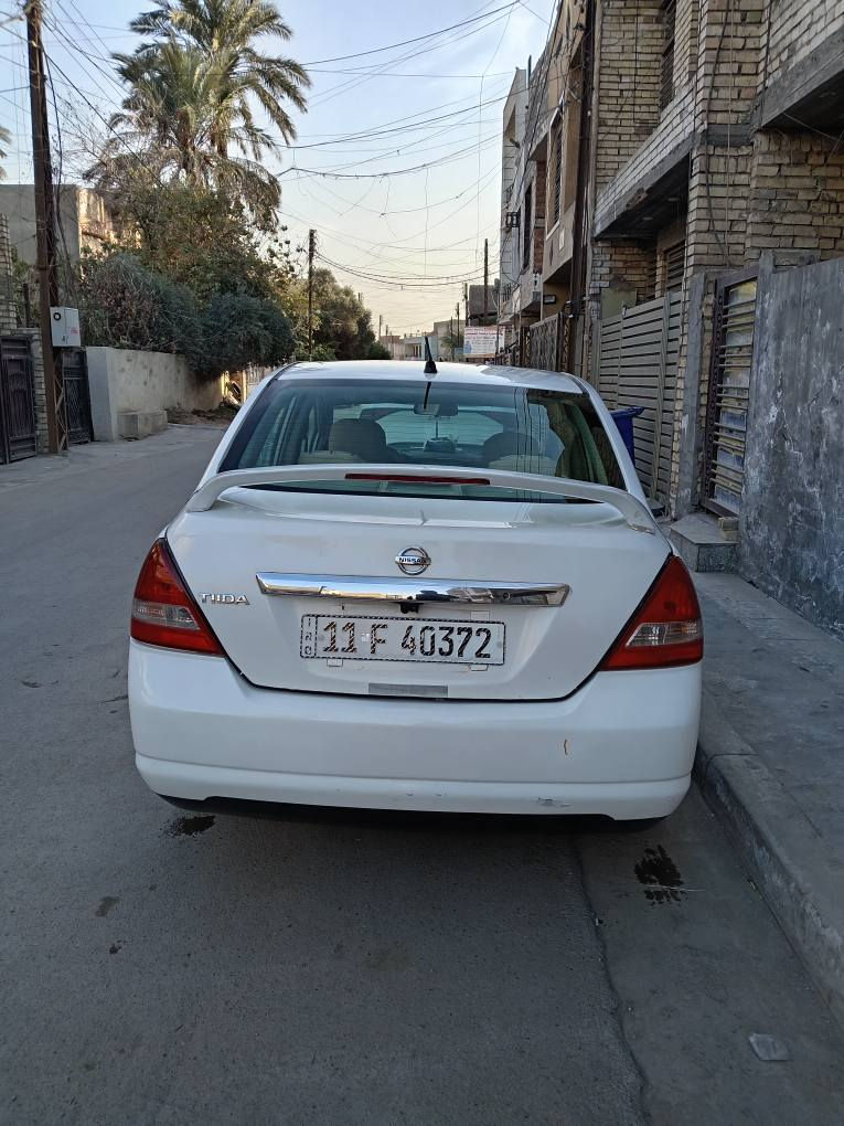 السلام عليكم
نيسان تيدا موديل 2009 وارد خليجي
مصبوغ عام محرك جديد وكير جديد السعر 75 بيها مجال
العنوان بغداد الدوره  ***********
