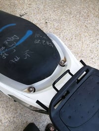 ورحمه الله وبركاته دراجه سكنس للبيع نازل اللون ابيض صدفي مقفوله من كلي...