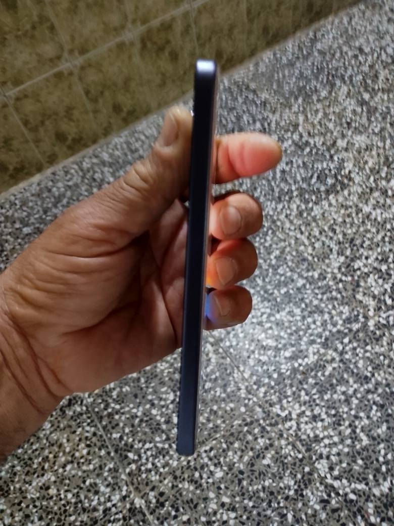 هونر ٤٠٠ نظافة ١٠٠ بدون اغراض ذاكرة ٥١٢ كيكا عشوائية ١٢ كيكا مكاني بغداد مدينة الصدر *********** السعر ٤٠٠الف خاص فقط بغداد, العراق
