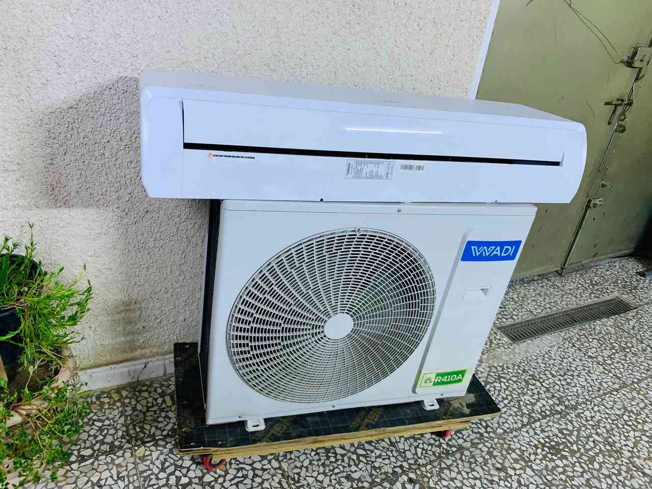 سبلت الوادي حجم (طنين وثلث سعت التبريد 2700 )غاز 410 
جهاز اخو الجديد مستخدم شي قليل
ملحقاته كامله بوراي ريمونت قاعده وايرات غازه مال الشركه مقفول 
سعره600 وبي مجال  💶
📍مكاني بغداد مدينه الصدر***********تصال
