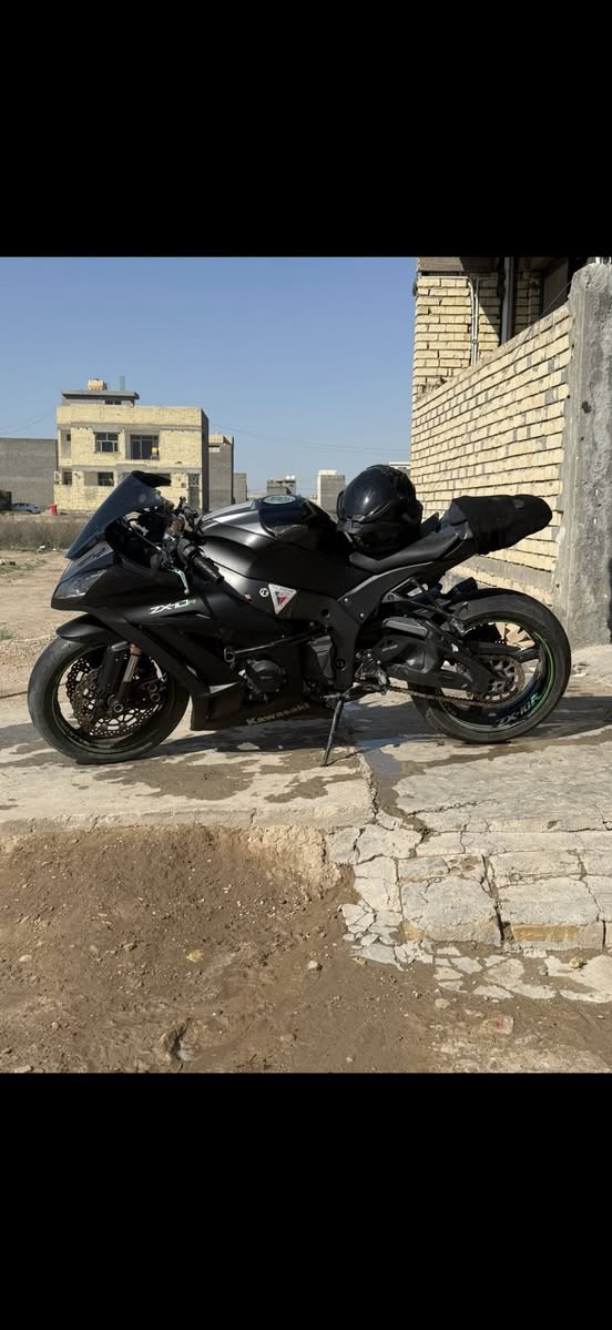 كاوسكي نينجا zx-10rللبيع موديل ٢٠١٤ ماشيه ١٤ الف  سعر ٨٥ ورقه لتواصل ***********
