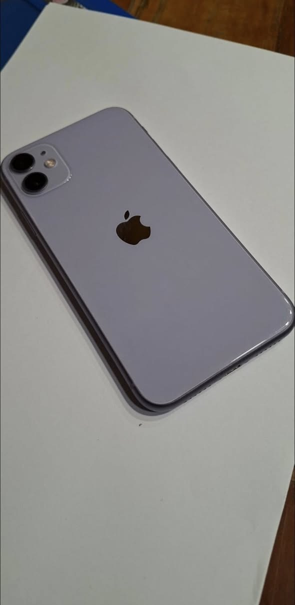 سلام عليكم عندي ايفون ١١ عادي نضيف كلش ومكفول ممفتوح بطاريه ٧٤ وذاكره ١٢٨ رايده مراوس لو اا بر ماكس لو ١٣ عادي حته لو ابدلات بطاريه لو شاشه و هاي كسور لزكه مو شاشه مكان بغداد ***********
