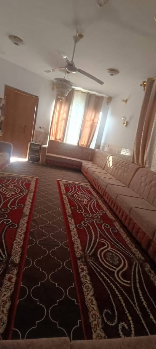 سلام عليكم بيوت للبيع وره محد الفني يبعدن عن شارع كربلاء كيلو متر طابو زراعه سند 25 تحويل مباشر ***********
