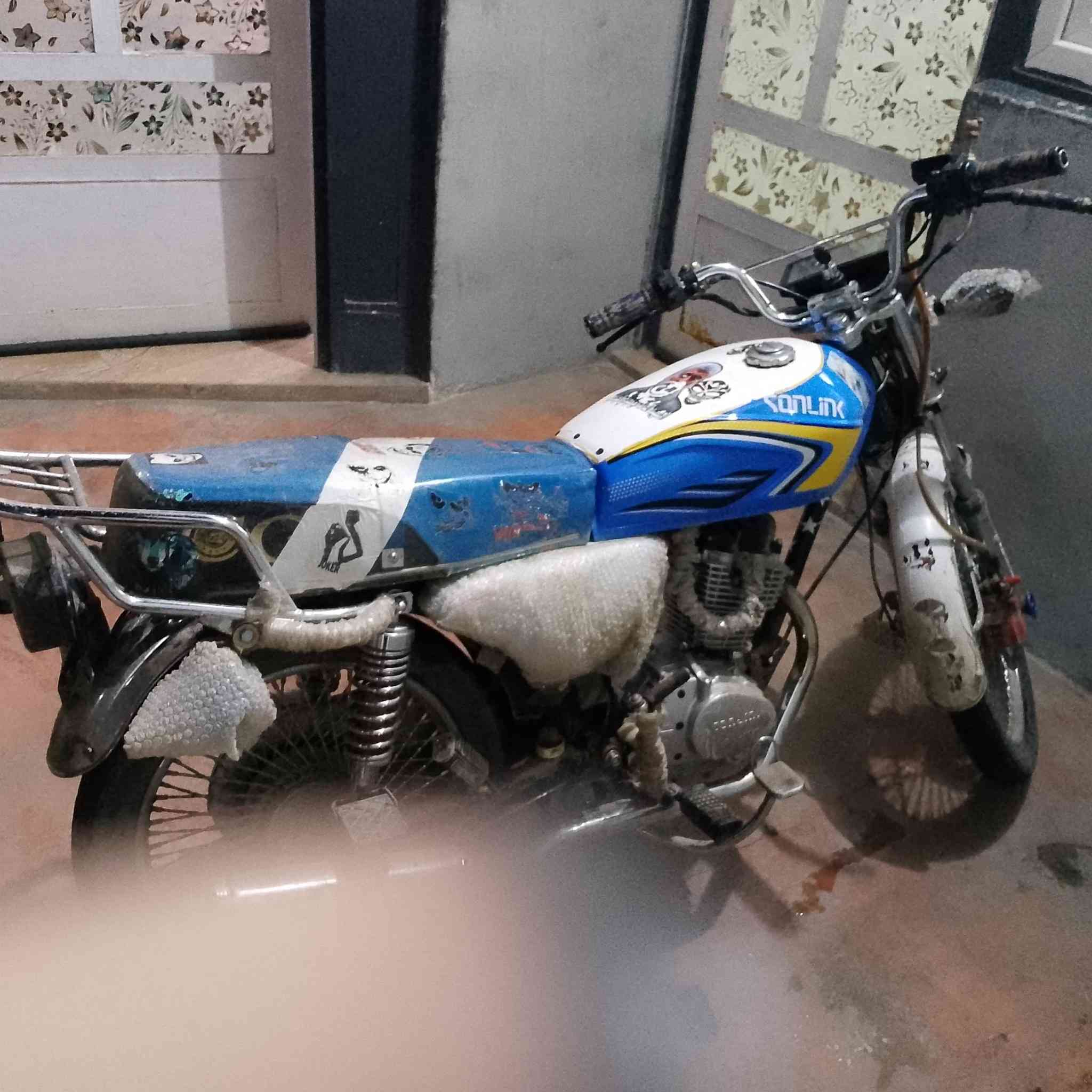 سلام وعليكم اخوان دراجة للبيع تايكر الموديل 2024 بس طالعة بل 2025 دراجة خير من الله  كفاله عامة بس الدشبول طافي وعندي صفاحيه امبدله امراوس هم عادي المكان ديالى شهربان ***********
