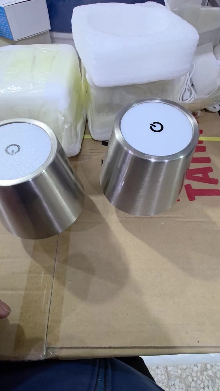 تيب لم لمس ٣ حركات
ابيض شمسي ابيض اوف وايت
2قطعه 25 الف معه توصيل
‏عزيزي المشهد اشترك في للصفحه 
‏حته تحصل على ماهوه جديد
او شارك الصفحه  حته يستفات الجميع
امزون دجله التسوق
اولاين فقط 
‏يتوفر لدينا توصيل كافه المحافظات 
وتساب ***********
