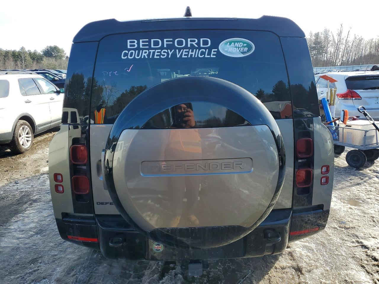 🚨 تنويه مهم
هذه السيارة معروضة في المزاد الأمريكي 🇺🇸
والمزايدة والشراء تتم عن طريق مكتب الباخرة للمزادات 🇮🇶
🔥 تدخل بكتاب الشهداء
───────────────
🚗 نوع السيارة:2025 LAND ROVER DEFENDER 130 X-DYNAMIC SE
📅 تاريخ المزاد:الاثنين 23-03-2026
💰 السعر: يتحدد داخل المزاد
📊 الممشى:9003 ميل فعلي
🛠️المحرك: 6 سلندر / 3 لتر
───────────────

🔥 مجاناً مجاناً مجاناً
📄 تقرير كارفاكس مجاني بدون أي مقابل
───────────────

🚗 سحب السيارة خلال 24 ساعة من وقت التسديد
💸 حسابات مخفّضة وعمولات أقل من السوق
───────────────

🚢 الشحن متوفر من:
🇺🇸 🇨🇦 جميع الولايات الأمريكية والكندية
➡️ شحن مباشر إلى العراق
➡️ العقبة – جبل علي – ميرسين
───────────────

🛃 تخليص كمركي كامل من ميناء أم قصر
🏔️ تخليص كمركي إلى إقليم كردستان
🇯🇴 شحن مباشر إلى عمّان (العقبة)
🇹🇷 شحن إلى ميناء ميرسين – تركيا
───────────────

🏢 فروع الشركة:
📍 الفرع الأول: بغداد – السيدية – الإعلام
📍 الفرع الثاني: الإمارات العربية المتحدة – الشارقة – الصناعية 4
───────────────

👥 مجموعة البيع والشراء:
https://www.facebook.com/share/g/17pXXBgeeU/?mibextid=wwXIfr

───────────────

🎵 TikTok:
https://www.tiktok.com/@al_bakhera?t=8qGOLioZlVE&_r=1

───────────────

📞 للاستفسار والتواصل:
+9647739115599


**إذا كنت صاحب هذا الإعلان وتريد حذفه لأي سبب، رجاءا أرسل رسالة إلى الدعم الفني**