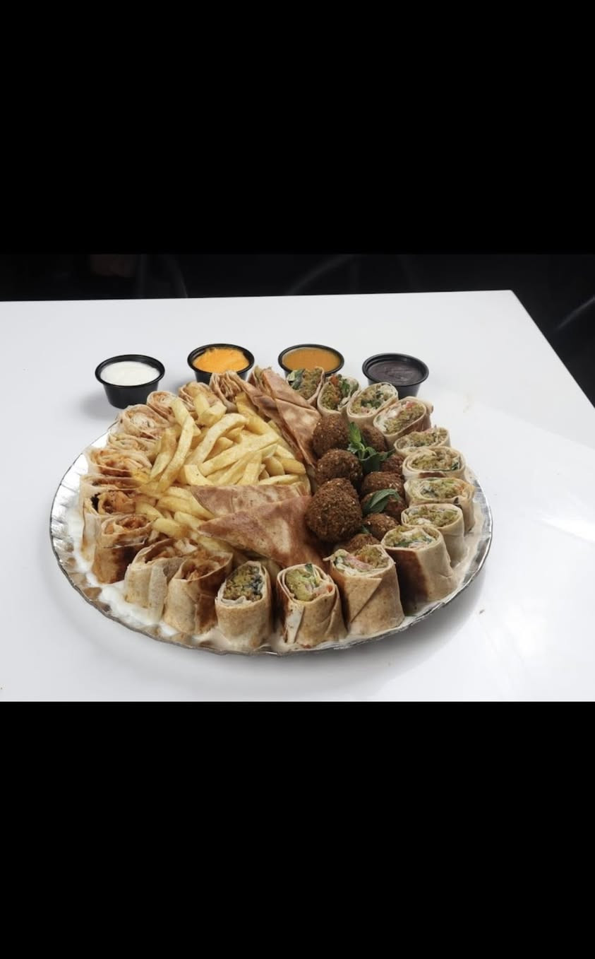 متوفر مطعم فلافل لبنان للبيع فرع الغزاليه مطعم كامل مع المستلزمات للاستفسار *********** خط فقط
