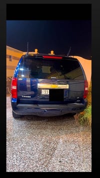 تاهو 2013 امريكيه  حادثها خفيف سياره نظيفه وجديده  ماشيه 140 الف السيا...