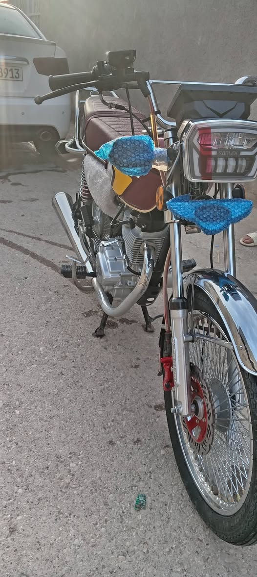 سلام عليك دراجة تايكر ٢٤ دراجة خير من الله تايرات جدد شاشة شغالة كلشي شغال مكان قرب صيطرت لغالبية السعر 700 وبي مجال ***********
