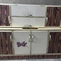 للبيع سنك وملحقه طول مترتين نضيف جدا ومابيه اي عيب او كسر او زنجار سنك...