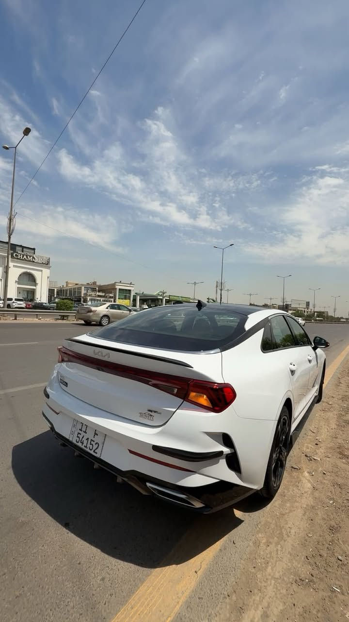 سلام عليكم 
كي فايف k5 ( لون ابيض🔥 ) جي تي لاين
السيارة موديل ٢٠٢٤ فول فول مواصفات
 وارد امريكي
   مواصفات Gt Line فول موصفات😍

المواصفات:
1- بصمة ابواب وتشغيل عن بعد
2 بنوراما 
3-تحكم استيرن كامل 
4- كشنات كهرباء
5-كراسي جلدوختم شعار GTline
6-رادار امامي + خلفي (توقف خلفي ذاتي) 
7- شاشه كبيرة كار بلي( بلوتوث ، USB  AUX )
9- ماشيه17 كيلو 
10- رادار امامي + خلفي
11- لد نهاري
‏12 -انظمه قيادك 6
13-ويل كب 18
14- شاشه عرض  بالدشبول
15- كروز سرعه ذكي  ( مثبت سرعه )
16-رقق بغداد 
17-سايد بريك بصمه 
‏18- GPS الخرائط
19-تبريد ثلج ❄️
وبعد بيها هواي مواصفات 
سيارة جاهزه من كل شي تخم تايرات قبل سبوع شادة
السيارة مرقمة كاملة بأسمي رقم بغداد 
مكاني بغداد الدورة 
***********
