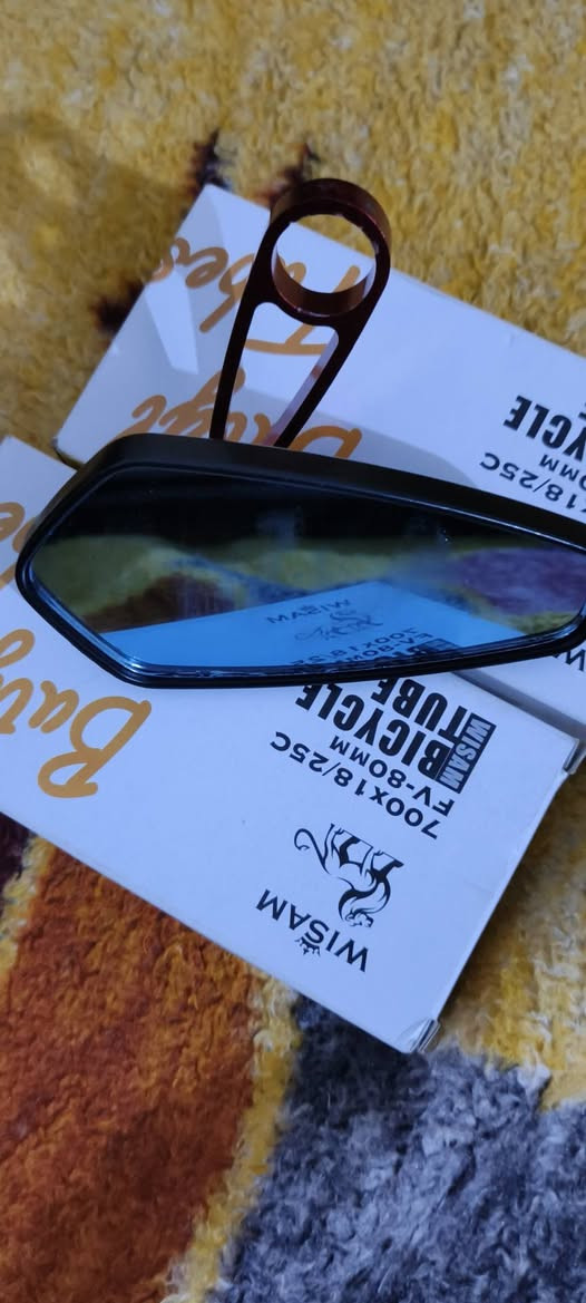 اخوتي سلام عليكم دراجه هوائيه مصنوعه من لانمليوم بل كامل وزن الدرجه 9.5كيلو حجم 16. c700 نضافه 100/85كلشي مابي بس البريك الخلفي واكف يراد دكيرز لين يجلب وب البايسكل امانت الله يوميه اروح بي للشعب ورجع صناعته كوريه من ماركم xrz والله لو مو معتاز جان ما بعته سعر 150قفل ابو الميه لا تراسلني فدوه وتعبني +بس الخوذه ابيعه وحد سعرهه ٢٠ الف اما التايرات ول جوابه ول مرايات ويه البايسكل وبل عافيه علا الياخده مكاني الحسينيه ***********. بي واتساب
