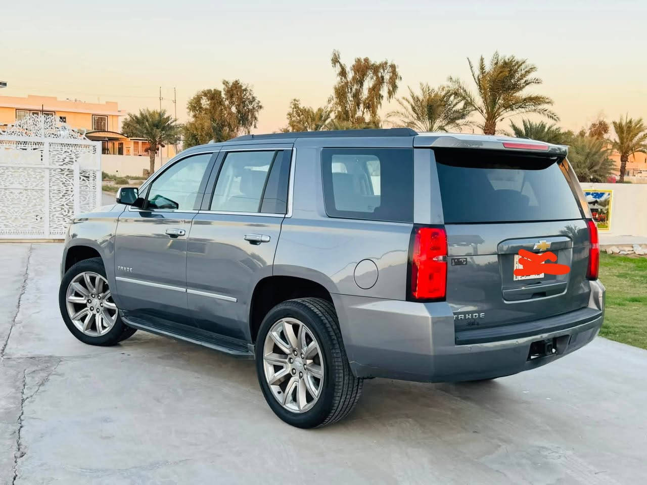 السلام عليكم
للبيع تاهو LT أمريكي 
موديل 2019                     
المواصفات 
محرك 5300
سياره سويج بدون فتحه 
.حساسات امامي خلفي 
.تشغيل عن بعد  
.لايت زنون 
.جنطه شفط 
.غرفه جلد 
.سبعه راكب 
.ويل عشرين 
.كراسي كهرباء 
.شاشه جبيره وخزن قاصه 
.تحكم ستيرن 
ماشيه 187 
حادث سياره مرفق بل منشور بيهة قطعتين ونص سونار بل منشور 
وسياره رقم بغداد بسمي تحويل ثاني يوم
سعر 156بيهة مجال شي بصيط 
سياره كفاله لان محتاز خير من الله 
وهاذه رزقي لحد يكسر بسعري لان محتاز 
***********
