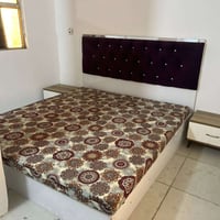 جربايه نفرين مع دوشك وميز تواليت ومرايه 100 وكاونتر 100 وتخم 100 مستعج...