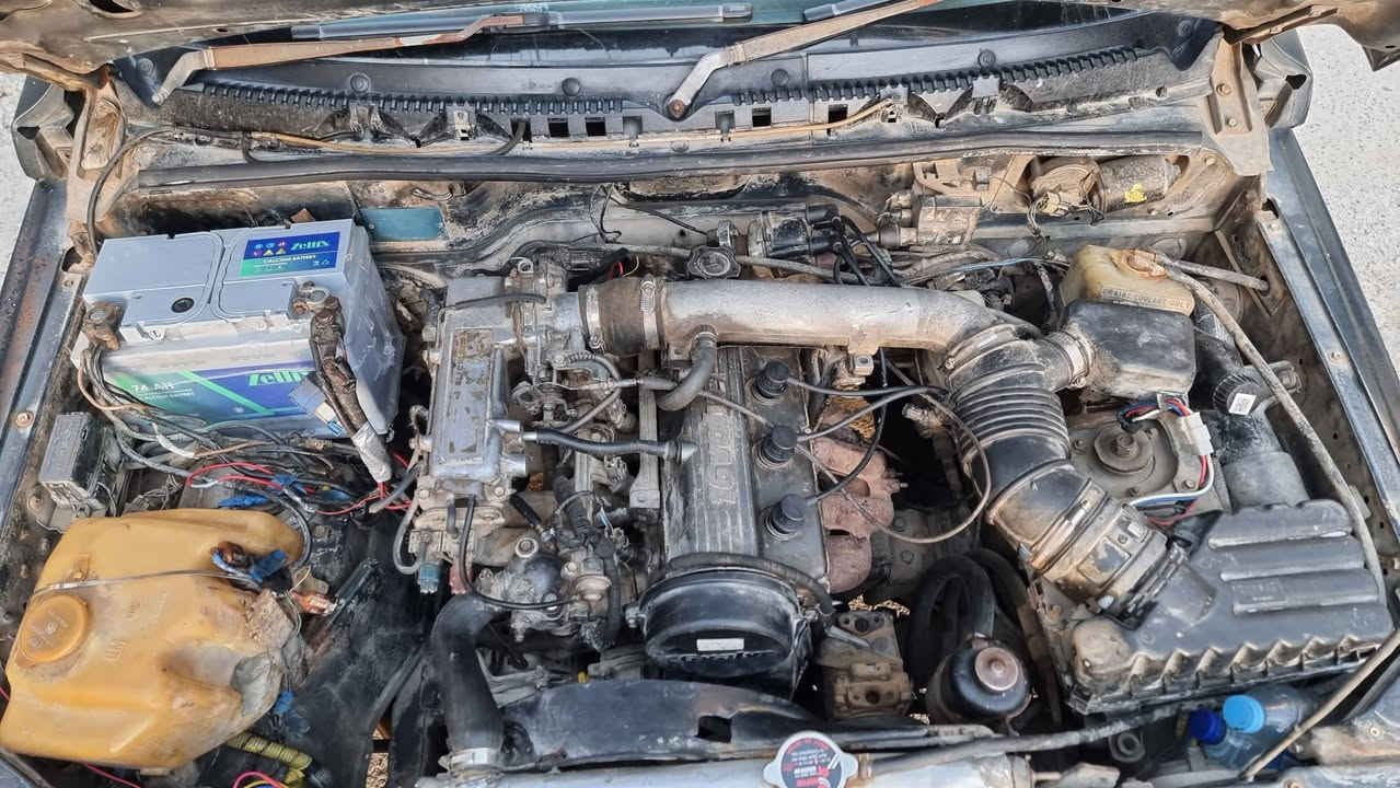 سازوكي فيتاره للبيع بدون مرواس
موديل 1992
 لون اخضر زيتوني
رقم ديالى انكليزي 
سنويه تسقط 2027 شهر 8
محرك 1600 اصلي مالها مو محور
فور ويل شغال 
صدر خير من الله 
محرك مبدل قبل سنتين 
كير اوتماتيك مبدل قبل سنتين 
كهربائيات شغاله كلها 
تخم تاير قبل 5 اشهر مبدله 
مبدل ايرفلوا 
مبدل حساس ايسي  
مبدل عنبار بريك كامل 
مبدل دسكات
مبدل وايرات بلكات ووبلكات
باتري جديد 
مكاني بغداد حي الجهاد او العامريه
السعر 38 وبيها مجال 
رقم الهاتف ***********
