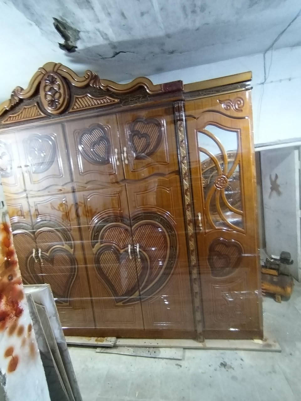 غرفه صاج البيع نضافه اخت الجديده السعر 800تصال***********
