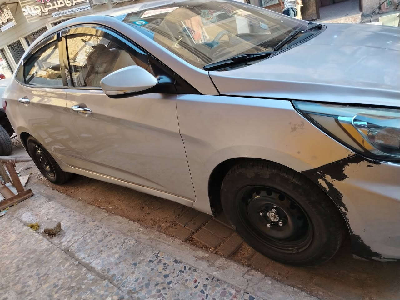 هونداي اكسنت خليجي مديل 16 1400
سيارة مال بيت. نظيفه امراوس مع الفرق 
***********
