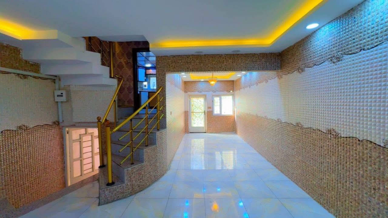 دار. للبيع او  للايجار
الموقع : حي السكر ( قرب سانكو مول )
المساحة :  95 متر
الطابق الاول : غرفة نوم وهول واستقبال ومطبخ وصحيات 
الطابق الثاني : 3 غرف نوم وصحيات
بدل الايجار 500 ألف 
نستقبل عروضاتكم في اغلب مناطق الجانب الايسر
للاستفسار مراجعة مكتب المدينه سايدين الصديق  قرب مرطبات البحرين 
***********
***********
