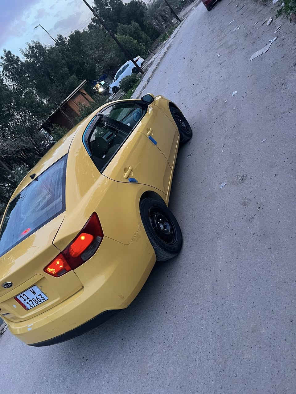 السلام عليكم سيراتو 2012 سياره خلجيه سياره كلش نظيفه كير ومكينه ممفتوحات  مكينه 1600 السعر89مكان كراده ***********
