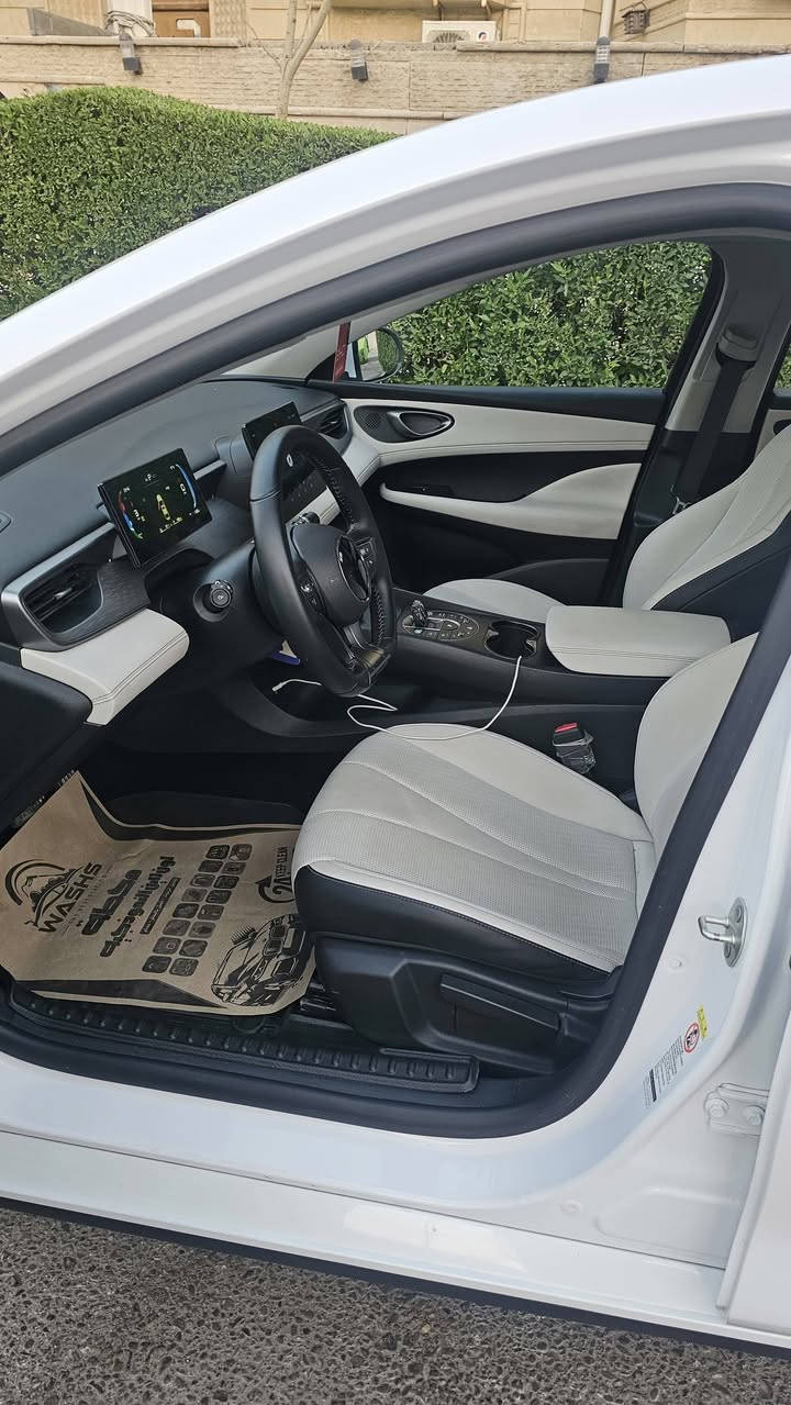 السلام عليكم 
BYD. C 5 رقم اربيل تحويل او وكاله جاهز
بي واي دي سي فايف  
موديل 2025   ماشيه 12 الف 
السياره كفاله ضربه صبغ تبديل 
العنوان بصره 
السعر 125 وبيها مجال 
رقم الهاتف ***********
