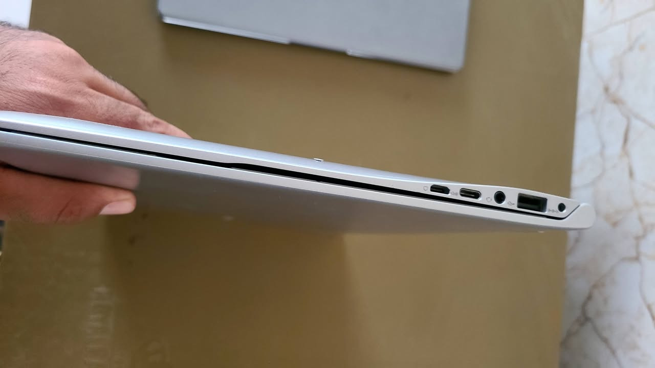 السلام عليكم كلمن وسعره 
متوفر: 
1.Samsung notebook9 NP550XDA
M.2 sata 
Ram :8
15.6 inch جهاز نحيف وخفيف للستخدام المكثف 
2.chuwi 14.5 inch 
M.2sata 
Ram 8
صغير وخفيف لستخدام الطلاب 
3.DEll 16.5 inch 
جهاز ثقيل للستخدام الخفيف 
Ram 4
Hdd500g 
تعتبر شاشه جبيره لليوتيوب والتصفح


**إذا كنت صاحب هذا الإعلان وتريد حذفه لأي سبب، رجاءا أرسل رسالة إلى الدعم الفني**