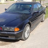 E38 موديل ١٩٩٧  سياره جاهزه من كلشي مابيها كل نقص  فثط عايزها صبغ  غرف...