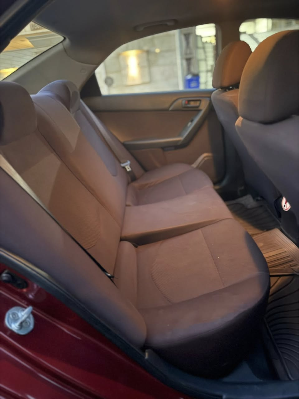 سيراتو لبيع 2010 سياره نضفيه جدا ماشيه 170Kmالسياره خليجي 3قطع فول موصفات عده البصمه السعر 97ورقه وبيه مجال بسيط الرقم لاتصال***********
