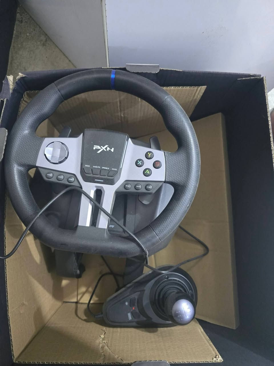 للبيع سعر مناسب هاذ + ميز كيمنك و شاشه هاذ رقمي ***********
