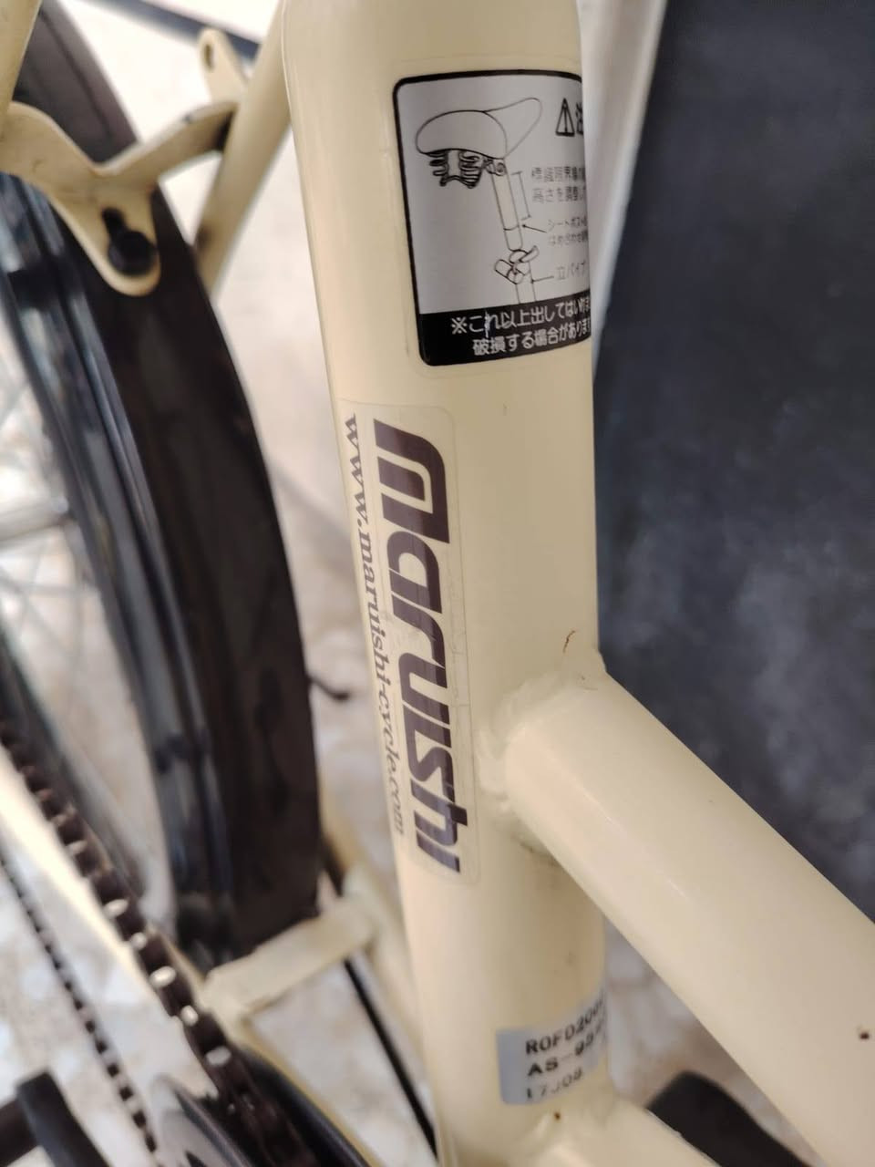 بيسكل موديل طبك حجم ٢٠
باله ياباني النضافه فول وضع حاويه 
ماركه ( ROXY) العالميه 
السعر ( 90 الف) 
غير مستخدم داخل العراق
لون ميمز حليبي مختم
تايرات بلادي كشن بلادي
قطعه روعه وضع شركه
كير ٦ نمر شيمانو شغال
العنوان بغداد منطقة الحبيبيه
هاتف ***********
الاستفسار واتساب
