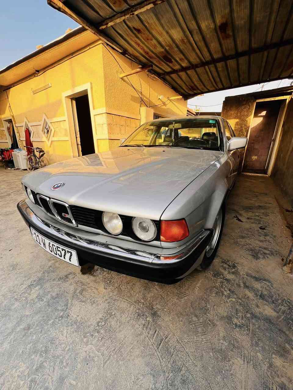 ﷽
بي ام 735
موديل1991
تبريد شغال.
صدر امامي خلفي جديد قبل اسبوع شاده 
تخم تاير جديد
مصبوغه عام للجماليه بدون اي ضربه 
كهربائات كلها شغاله ماكو اي نقص 
كشن كهربائي 
مري كهربائي 
سياره احله من صور 
رقم بغداد 
هزه جديده 
سنويه لغايه 2035
مكاني بغداد 
رقم ***********
سعر 66بيها مجال
