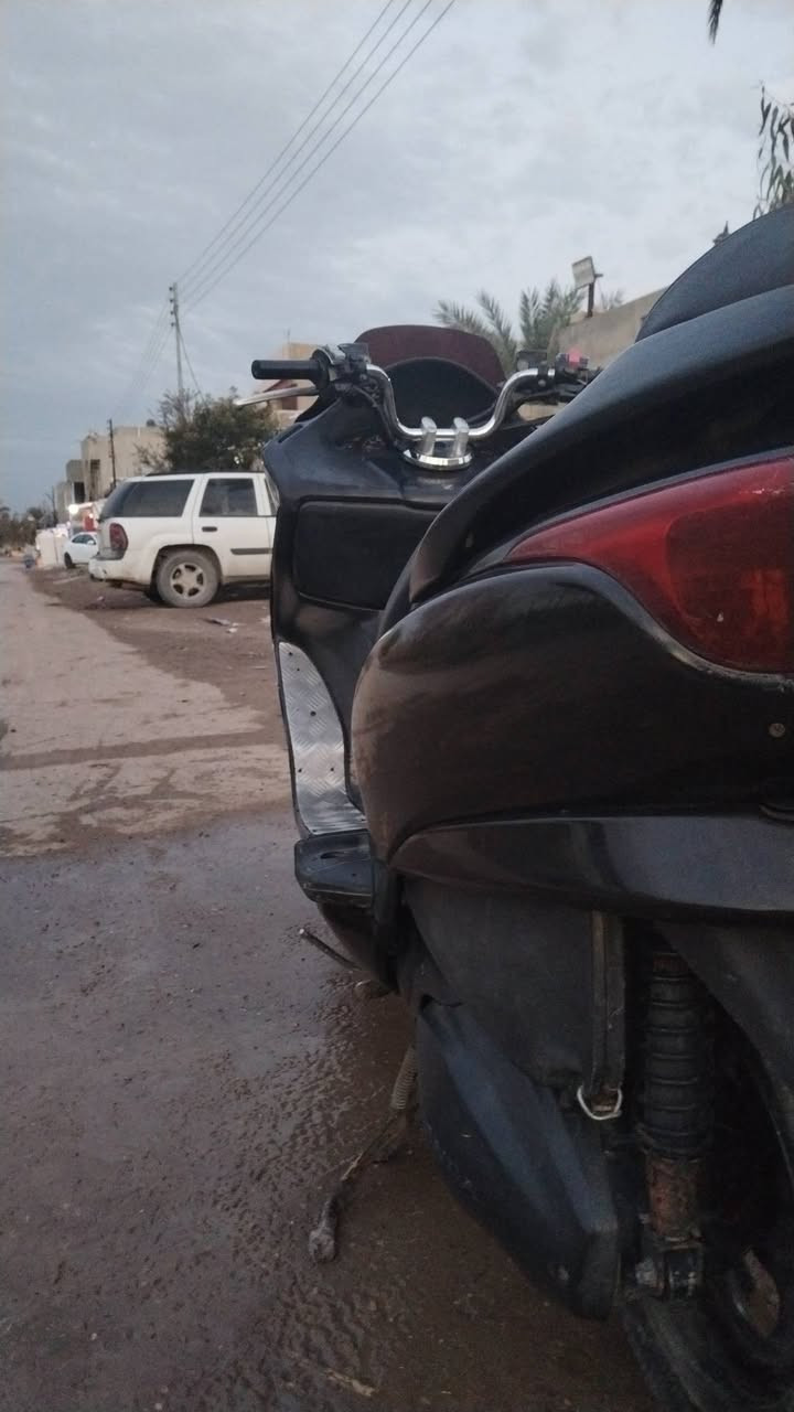 فورزه 0/8 للبيع دراجة بلادية كير شغال محرك خير من الله تراي وين تريد الدراجة متعوب عليها ستان حساس جنطه والجكمجة شغالات على الدكمة كهربائيات كلها شغاله هون متذب عليها لو ربع نص نكرة والصور والفيديو يوضح التفاصيل مكان ديالى تقاطع القدس *********** السعر ٨٥٠ وبيها مجال
