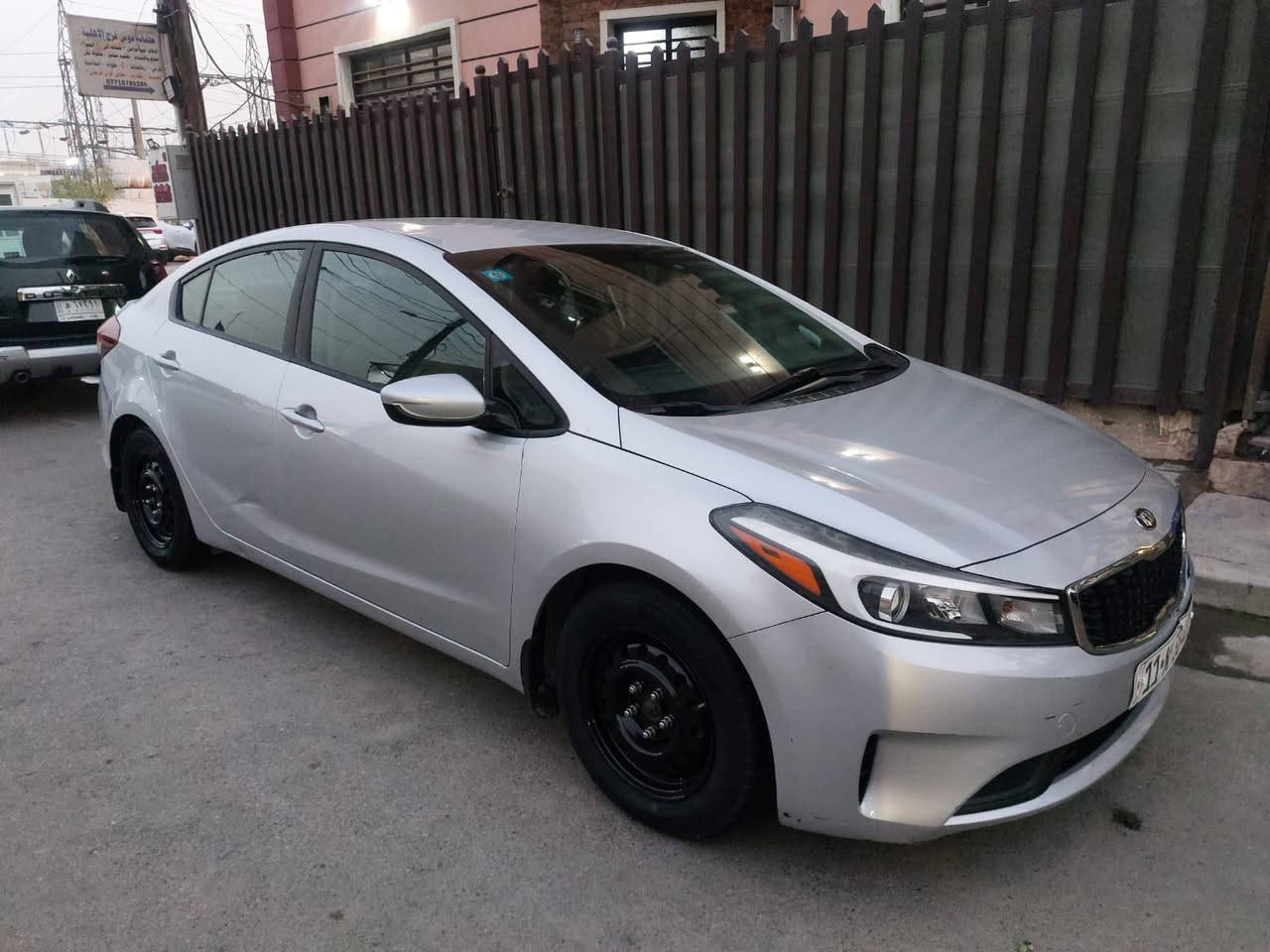 السلام عليكم
كيا فورتي موديل 2017 وارد امريكي
حادثها جاملغ خلفي وتبديل قبغ الجنطة
البجم كبس بدون ايرباك
تخم تاير جديد كير ومحرك (كفالة)
ماشية 125 الف
رقم الهاتف ***********
السعر: 118 وبيها مجال قليل
العنوان: بغداد / السيدية
