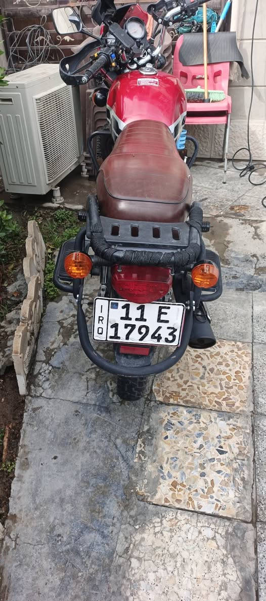 السلام عليكم 
دايوان موديل 2023 رقمها بغداد باسمي سنويه مشروع وطني احولك ثاني يوم الدراجه ماشيه 47 الف استخدام شخصي عله ايدي عوزها نواعم وصفحيه جهة اليسرى باتري جديد بيها زنون نهاري تختم تاير جديد مكفوله من الحادث بيها اضافات لدات وشاحنه خارجيه والدراجه معلايه السعر المطلوب مليونين ونصف (2500) وبيها مجال مكاني بغداد نفق الشرطه رقمي ***********
