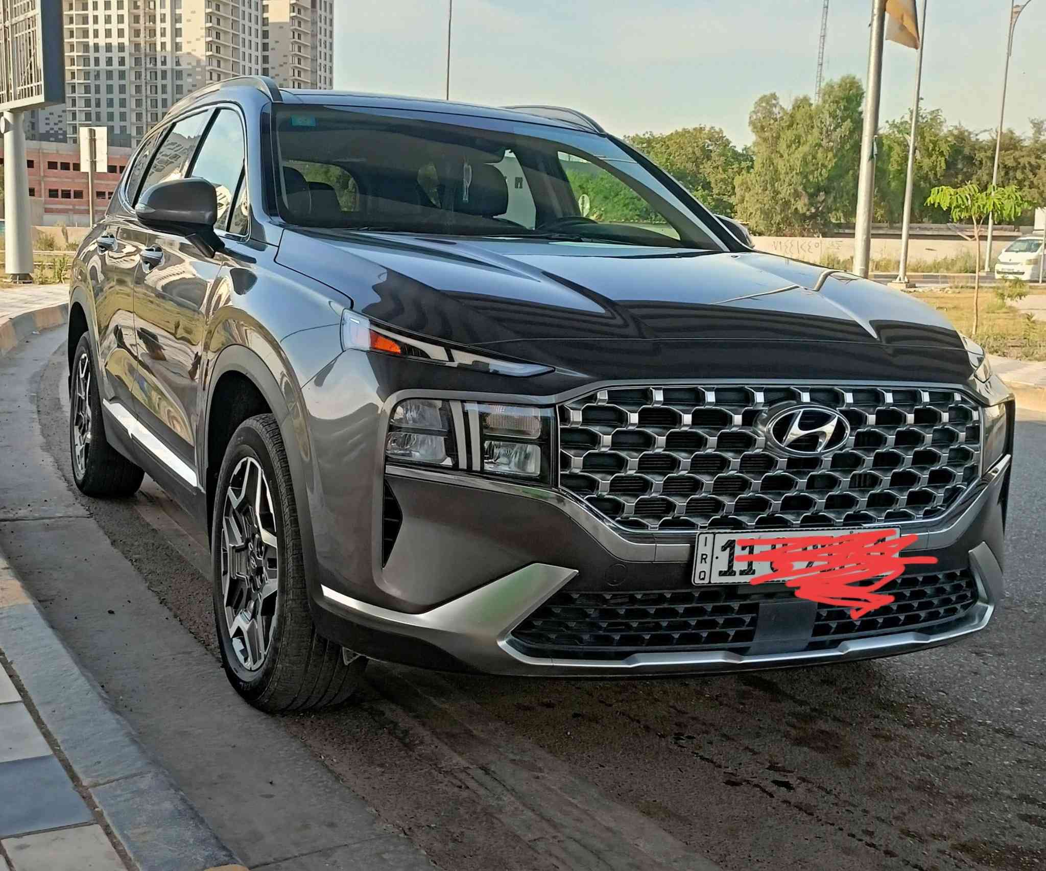 *سنتافيا موديل 2023 بلك إن هايبرد PHEV 
فئة ليمتد السيارة بدون حادث وارد كندي فقط بيها دبل كوت من الشركة وتقريرها وياها مسوين استدعاء الها وصابغيها وكلشي موضح بالتقرير مالها برغي ما مفتوح بيها عدا الدعامية.
*داخل جلد سياقة شبه ذاتية تحديد مسار مانع التصادم امامي و خلفي هم 
* تدفئة و تبريد كشنات امامية خلفية بس تدفئة
* * السيارة تمشيك من 55 إلى 65 كيلومتر بالشحنة الواحدة 
* * السيارة 7 راكب مو 5 راكب اني اشتريت لها كشنات الصف الثالث بلادي مال تفصيخ جلد  مو عمل 
* * السيارة مكفولة ما مبدل بيها أي قطعة 
* * السيارة ماشية 100 الف كيلومتر قابل للزيادة 
* * السعر 235 ورقة مجال قليل 
* للاتصال ***********
