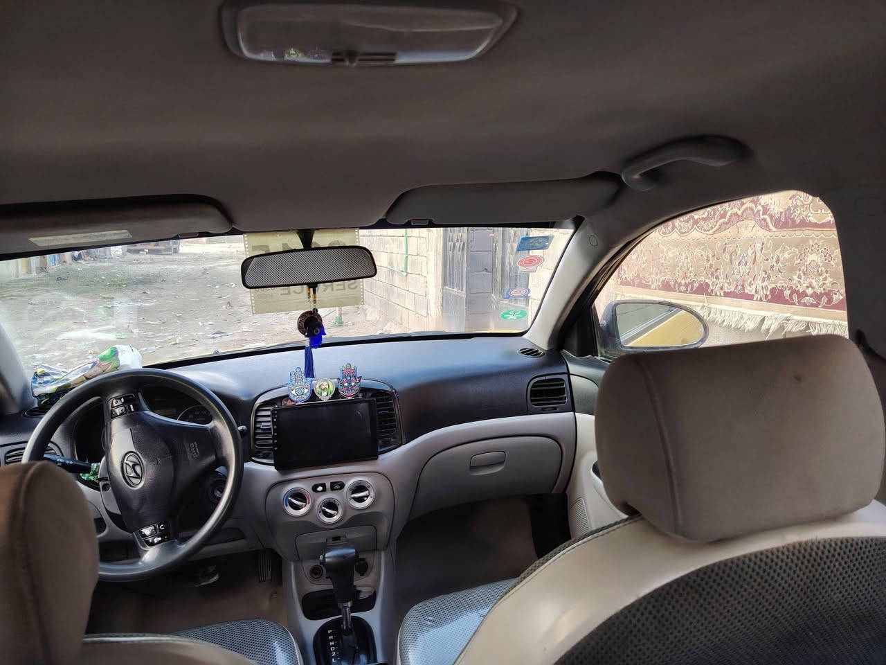 السلام عليكم اكسنت موديلات 2009 سياره جديده حلوه ومكينه كرتون جير توني شاده حداديه توني نافضها سياره تخم تاير سياره بديها مسبوق بيها متجر بيبارد وبيها معجون اربع اصابع البصره بالزبير انت ***********
