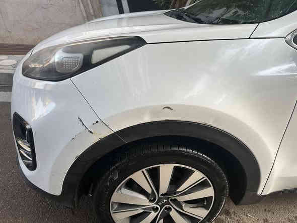 سلام عليكم 
سبورتج خليجي موديل ٢٠١٦ ماشيه ١٠٥ الف  للبيع 
السياره باسمي ثاني يوم تحويل رقم بغداد 
السياره بيهه الباب عكس السايق مصبوغ نص الجوه فقط
مابيهه غير شي صبخ 
وبيهه الباب خلف السايق بي طخه خفيفه  ممصلحه منزله بالصور
وجاملغ عكس السايق ايضا بي طخه بسيطه ممصلحه منزله بالصور 
واكو بعض الشخوط اكيد بالسونار تبين 
واكيد ايرباك سليم  
تبريد ممتاز 
المحرك والكير مكفولات مابيهم شي واكيد الي يشتري لازم ياخذه فحص قبل البيع 
السعر مطلوب بيهه ١٧٥ ورقه وبيهه مجال 
التواصل على رقمي
***********
