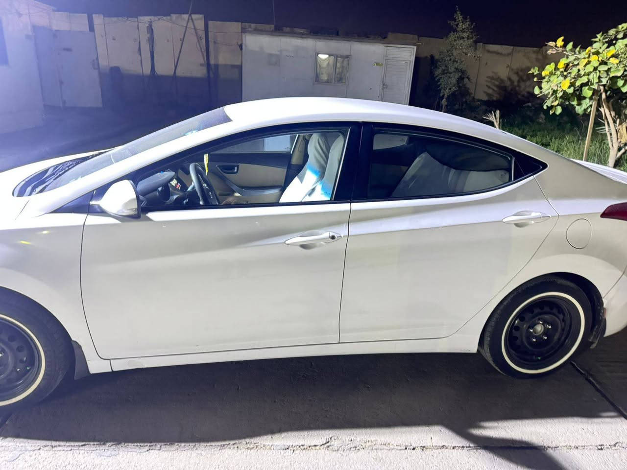 سلام عليكم البيع  النتر موديل ٢٠١٤ بيه  صبغ باب  حداديه مكينه وكير جديد تبريد ثلج السياره جهز من كلشي رقم نكليزي  سليماني سنوي جديد السعر١١٥ وبيه مجال  مكان بابل كفل ***********
