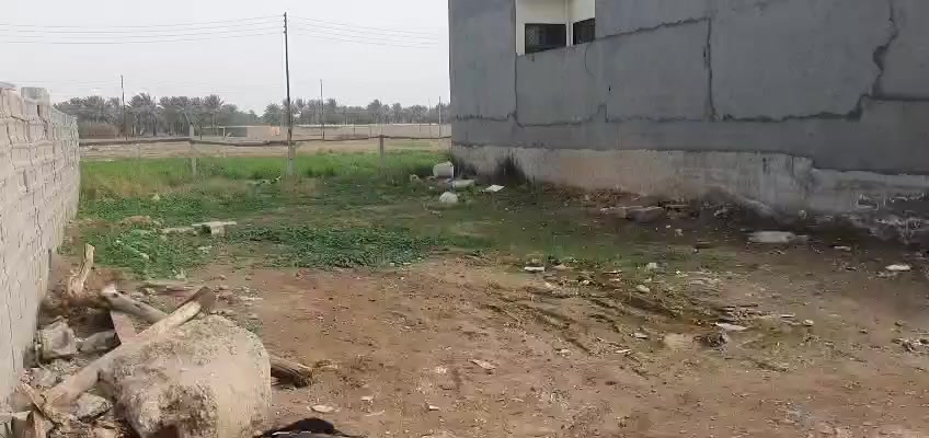 قطعة ارض للبيع  زراعي سند ٢٥
المساحة 200
الوجه10 / النزال 20 
الموقع / منطقة الخشالات - نهاية حي الشرطة 
لها مدخلين من طريق جامع النور 
ومن حي الشرطة 
للاستفسار/ ***********
