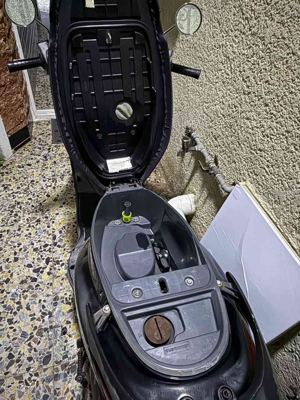 للبيع بريز يابان وكالة
الدراجة مكفولة 
وكلشي موضح ب صور 

مرايات الأصلية موجودات 
وسيباية اصلية موجودة 

السعر 875 الف وبيها مجال بسيط 
العنوان بغداد الشعب 
***********
