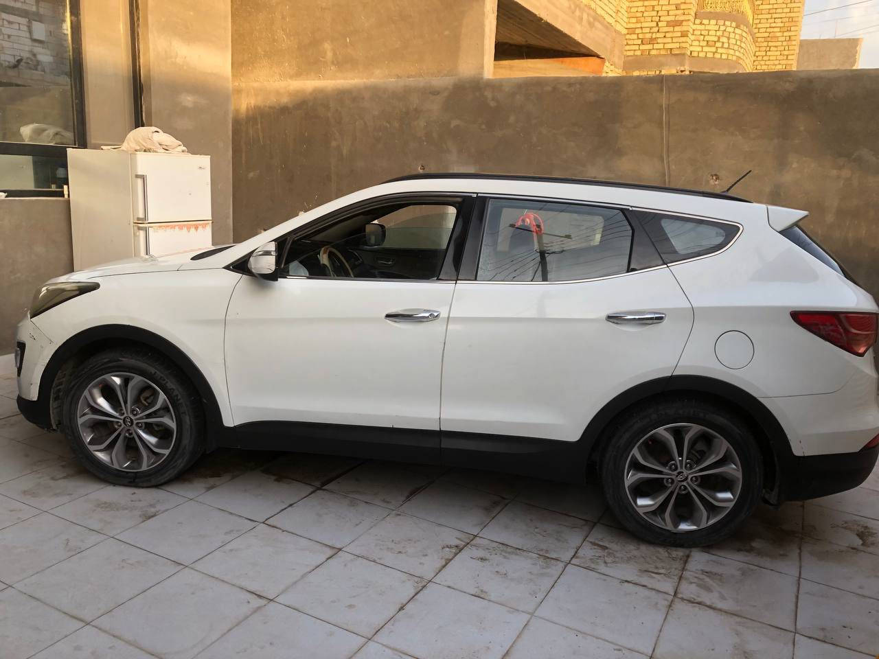 سنتافي 2013 وارد خليجي
اربعه سلندر تحكم ستيرن
مرئ شفط
سقف بانوراما.   فتحتين….. ***********
