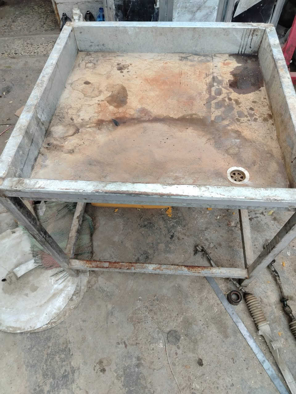 السلام عليكم غراض للبيع ميوزه وصواني وطباخات غراض مال فرن كاملات ابيع شلع اي واحد معتازهن يخابر العنوان بغداد ابو دشير مقابيل علوت الرشيد للستفسار والتصال على الرقم التالي ***********.
